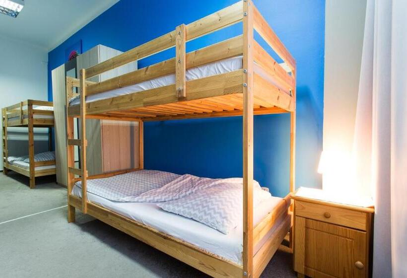 Кровать в Общей Комнате, Moon Hostel Warszawa