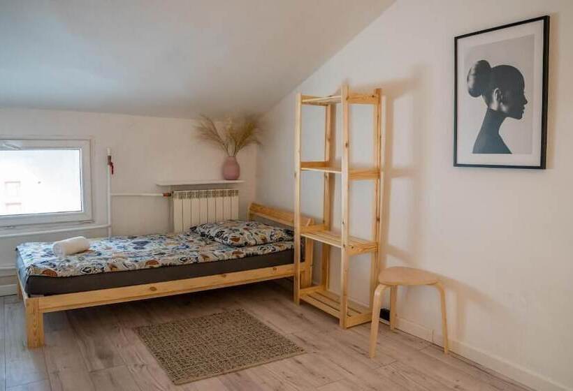 Номер Стандарт Индивидуальный Совместная Ванная, Moon Hostel Warszawa