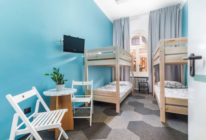 Кровать в Общей Комнате, Moon Hostel Warszawa