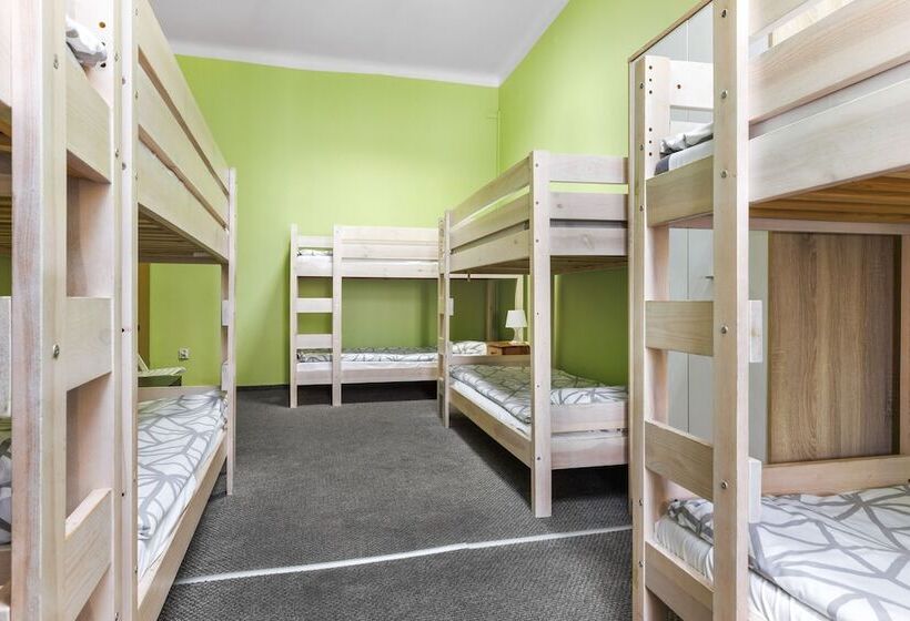 Кровать в Общей Комнате, Moon Hostel Warszawa