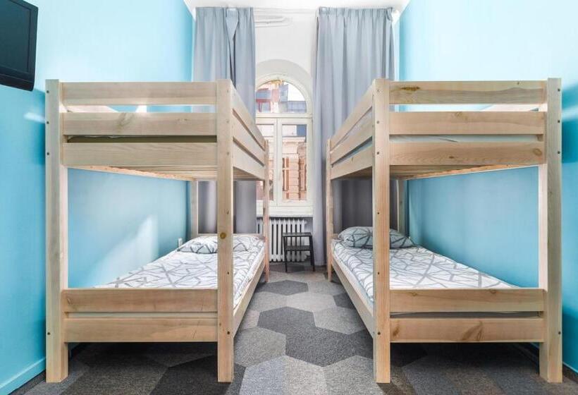 Номер Стандарт Четырехместный Совместный Санузел, Moon Hostel Warszawa