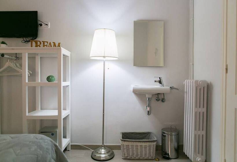 Habitación Estándar Baño Compartido, Blanc Guest House
