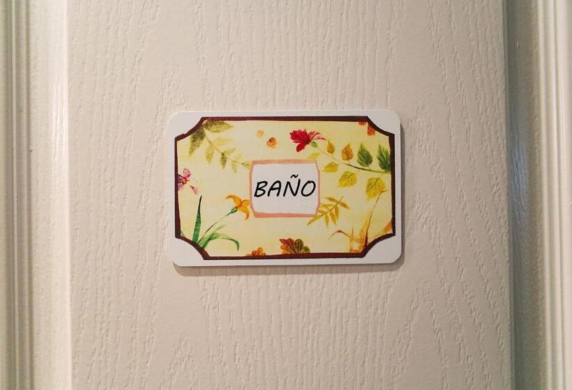 Habitación Estándar Baño Compartido, Blanc Guest House