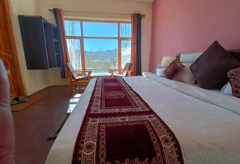 اتاق سوپریور, Malik Residency