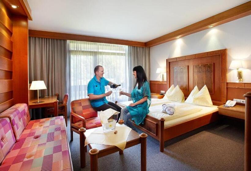 Номер Стандарт Вид на Реку, Riverresort Donauschlinge