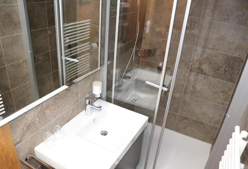 Апартаменты 2 Спальни с Балконом, Pechhof
