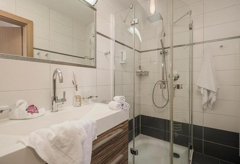 Апартаменты Comfort 3 Спальни, Apart Central – Premium Mountain&garden