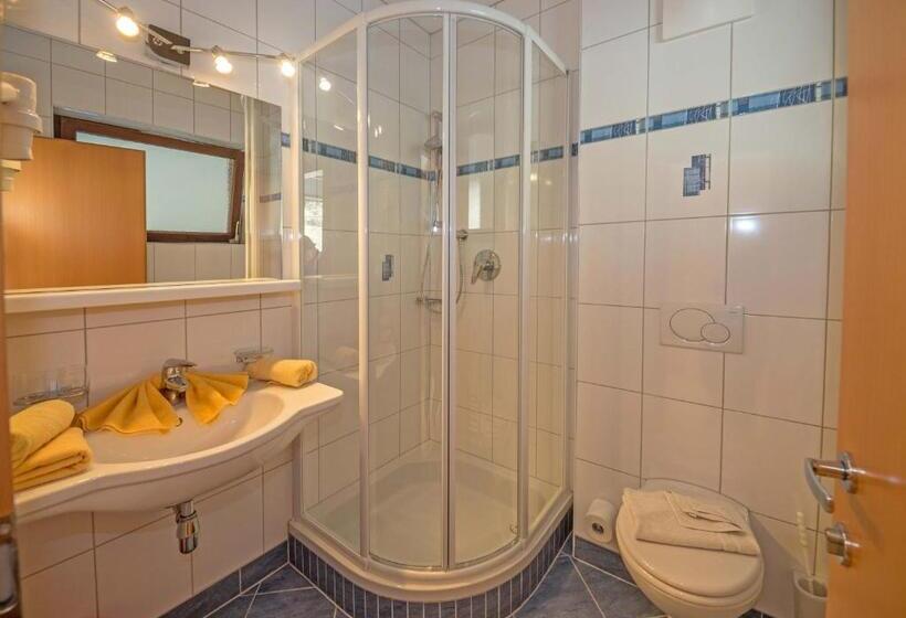 2 Bedrooms Apartment Lake View, Haus Schluder   Familie Stanitzer