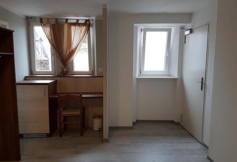 Номер Стандарт Трехместный, Pension Im Bett