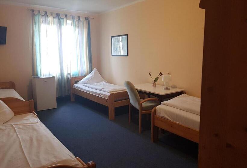 Четырехместный Номер Стандарт, Pension Im Bett
