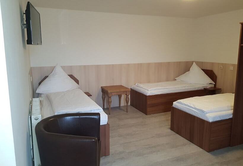 Номер Стандарт Трехместный, Pension Im Bett