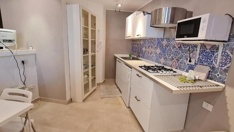 استودیوی استاندارد, Residence Borgo Punta Villa