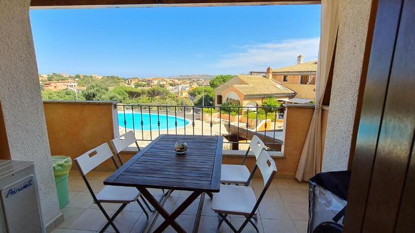 آپارتمان 1 خوابه با چشم‌انداز استخر, Residence Borgo Punta Villa