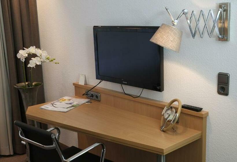 Номер Стандарт, Brunnenhof International