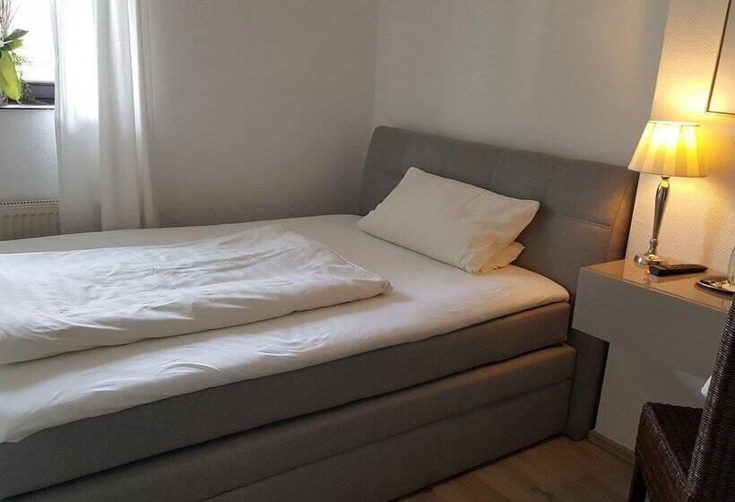 Номер Стандарт Индивидуальный, Landhotel Linden Am Venekotensee