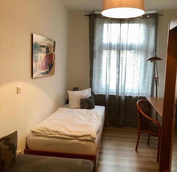 Апартаменты 3 Спальни, Dein Gutshof Hotel & Ferienwohnungen