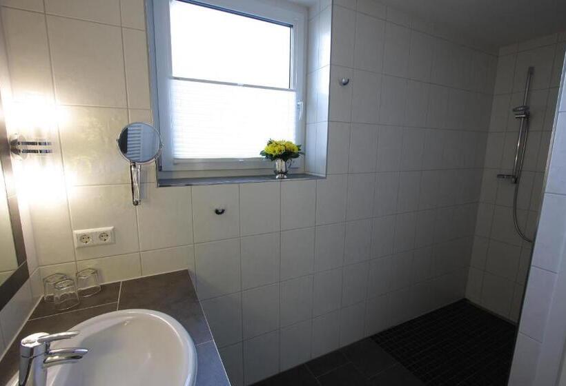 스탠다드 스튜디오, Eifel Hotel Schneider Am Maar Gmbh