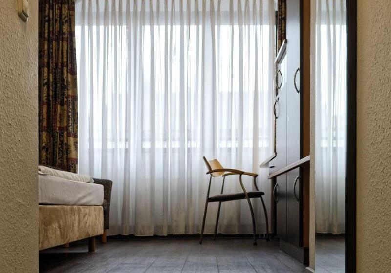 Номер Стандарт Индивидуальный, Opera Hotel Köln