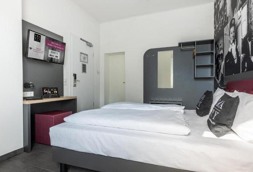 اتاق لوکس, SMARTY Airport Cologne Hotel - KONTAKTLOSER SELF CHECK-IN