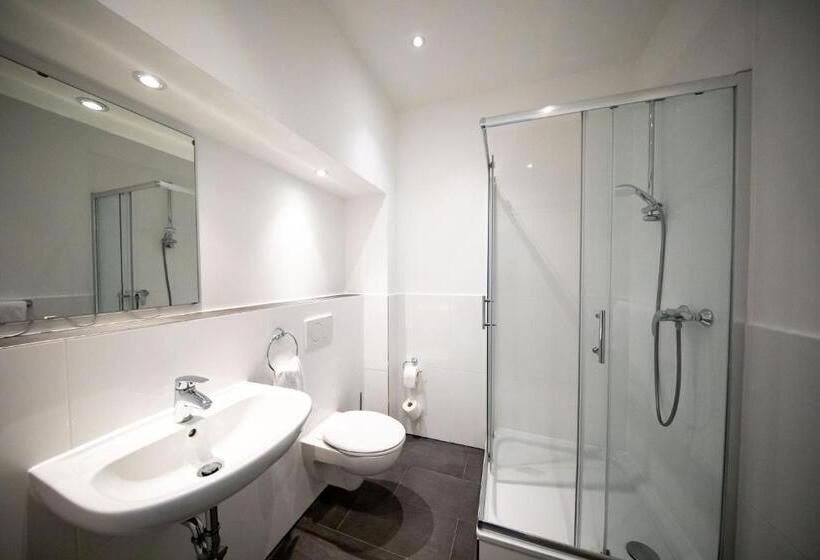 اتاق استاندارد, SMARTY Airport Cologne Hotel - KONTAKTLOSER SELF CHECK-IN