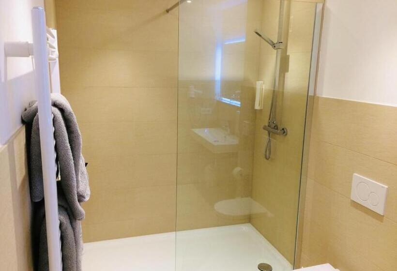Номер Стандарт Трехместный, Adesso Hotel Göttingen   Pay At Property On Arrival Ihr Automatenhotel In Göttingen