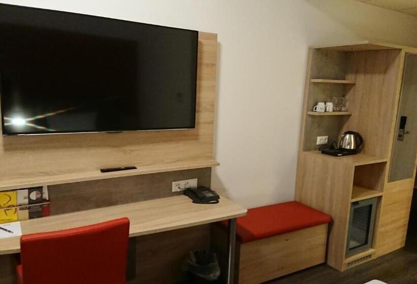 Номер Стандарт с Балконом, Adesso Hotel Göttingen   Pay At Property On Arrival Ihr Automatenhotel In Göttingen