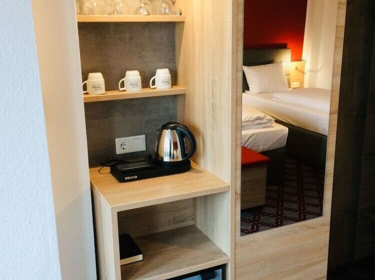 Номер Стандарт Трехместный, Adesso Hotel Göttingen   Pay At Property On Arrival Ihr Automatenhotel In Göttingen