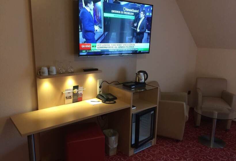Номер Стандарт Трехместный, Adesso Hotel Göttingen   Pay At Property On Arrival Ihr Automatenhotel In Göttingen