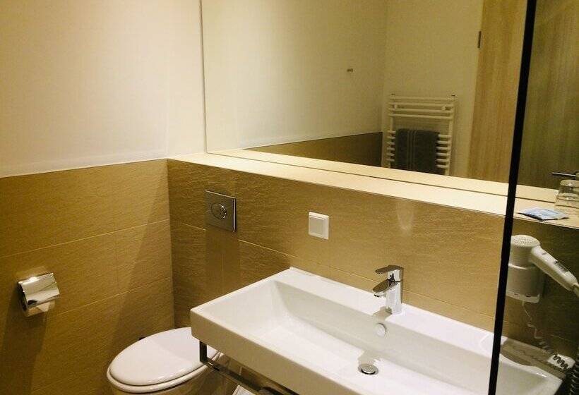 Номер Стандарт Трехместный, Adesso Hotel Göttingen   Pay At Property On Arrival Ihr Automatenhotel In Göttingen