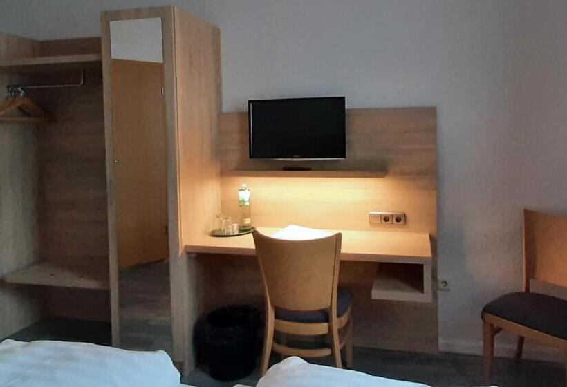 Номер Стандарт, Landgasthof Zur Scharfen Ecke