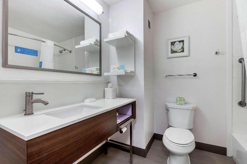 Номер Deluxe, Grape Town Hotel   Park79