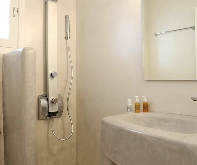 Apartamento 2 Dormitórios, 8 Keys Residence
