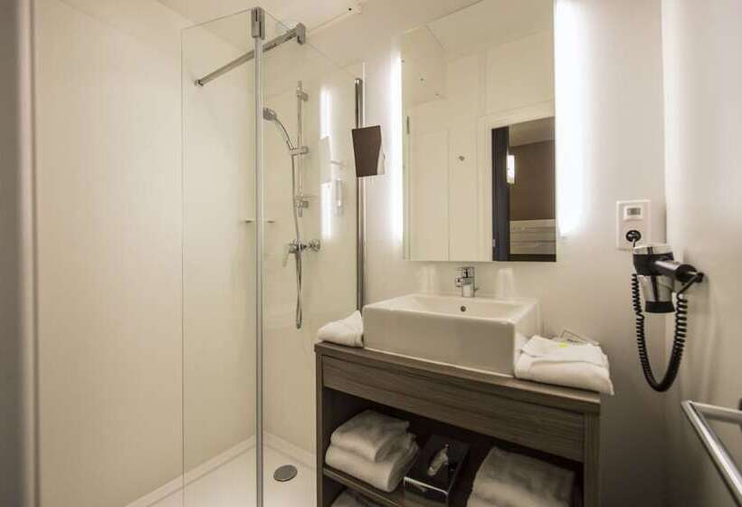 سوییت سوپریور, Suite Home Porticcio