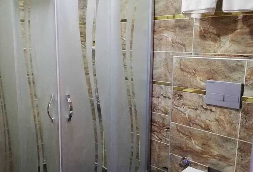 Трехместный Номер Deluxe, Göznur Otel