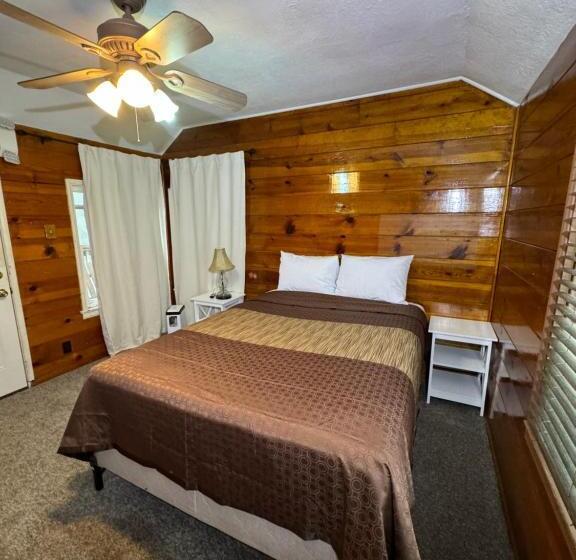 Семейный Номер, Crest Lodge Historic Mountain Inn