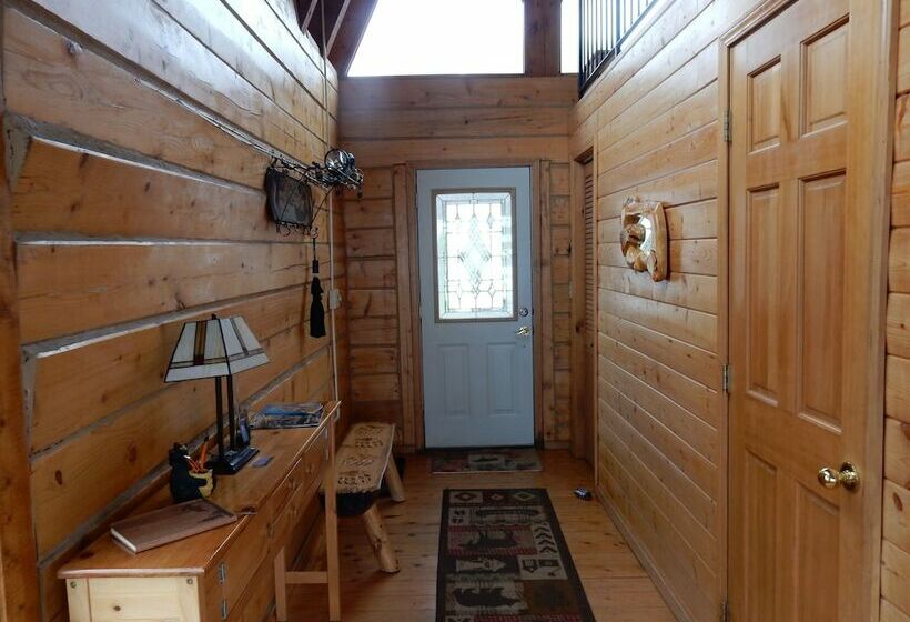 Хижина, Alaska Adventure Cabins