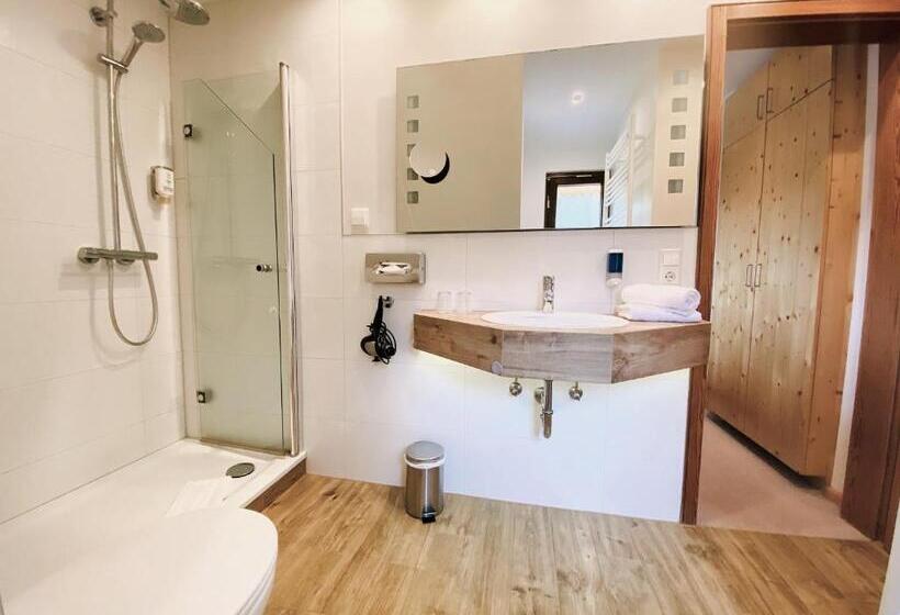 Номер Стандарт, Schwarzwald Hotel Kraeutle