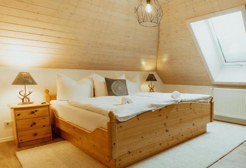 Апартаменты 2 Спальни, Schwarzwald Hotel Kraeutle