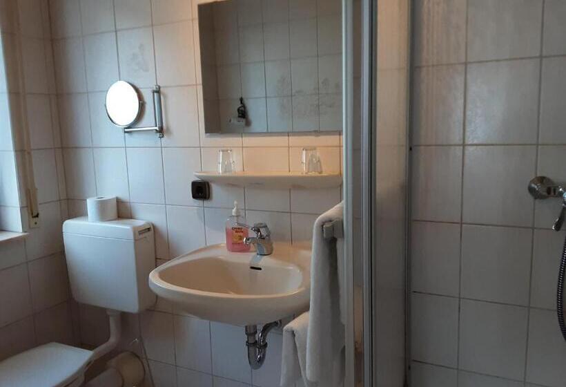 Номер Стандарт, Gasthof Zur Krone