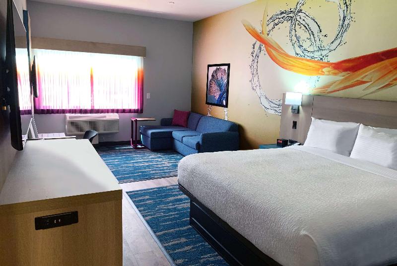 Номер Стандарт Адаптированный для Инвалидов, La Quinta Inn & Suites By Wyndham San Antonio Seaworld Lafb