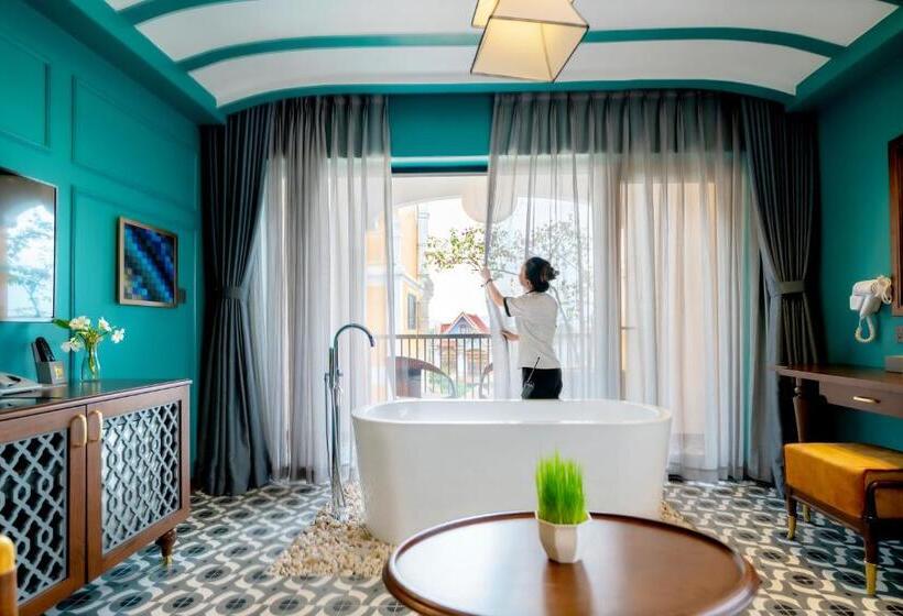 سوئیت با بالکن, Son Hoi An Boutique Hotel & Spa