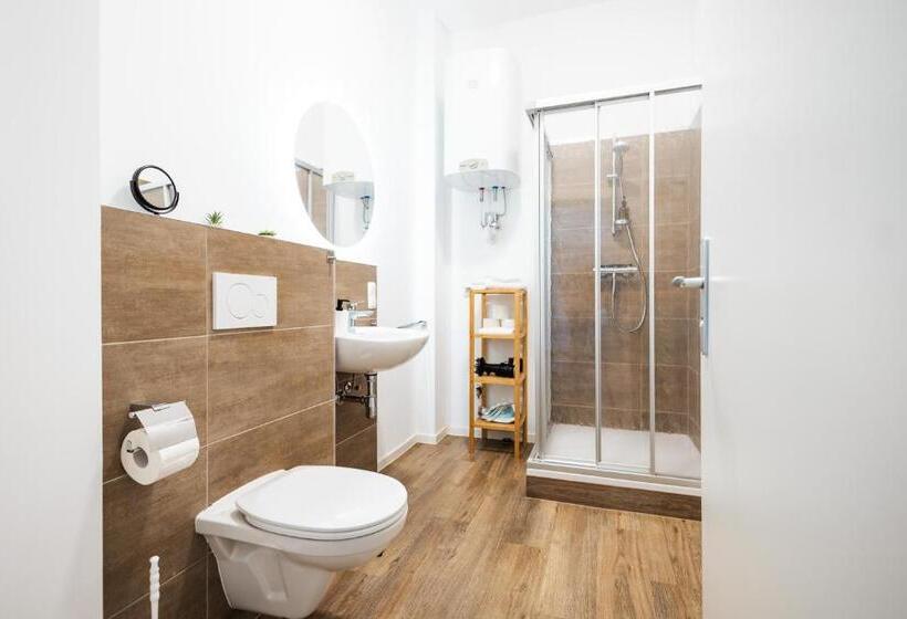 Студия Стандарт, Ko Living Space Am Neuen Theater   Altstadt   Street Art Design Apartments