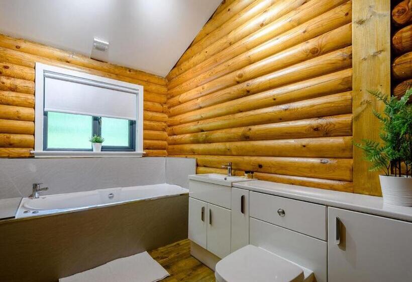 Дом 2 Спальни, Gadgirth Estate Lodges