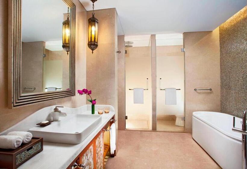 Номер Deluxe Вид на Озеро, Sheraton Qingyuan Lion Lake Resort