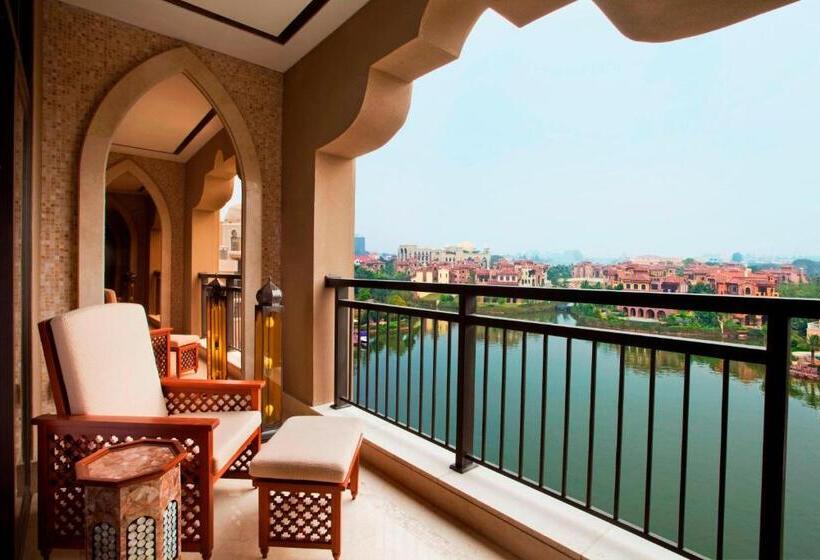 Люкс Executive Кровать Кинг, Sheraton Qingyuan Lion Lake Resort