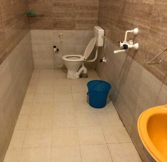 Номер Стандарт, Pop 91414 The Hunger Bite Resort