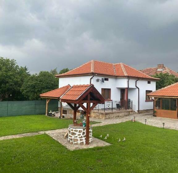 Vila 1 Quarto Vista jardim, крушунски кът тея