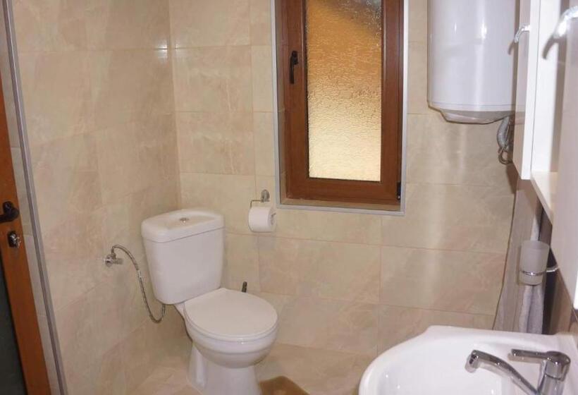 Quarto Triplo Estandar, крушунски кът тея