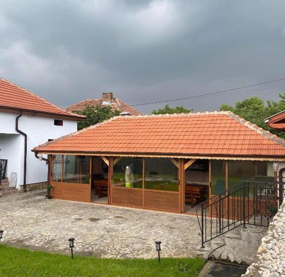 Vila 1 Quarto Vista jardim, крушунски кът тея