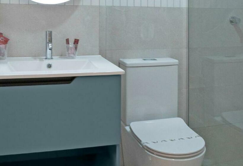 اتاق اکونومی, Rio Salado Conil Hostal